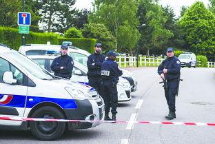 刑警爆料行凶视频在线观看,行凶视频在线观看，惊心动魄的犯罪现场还原